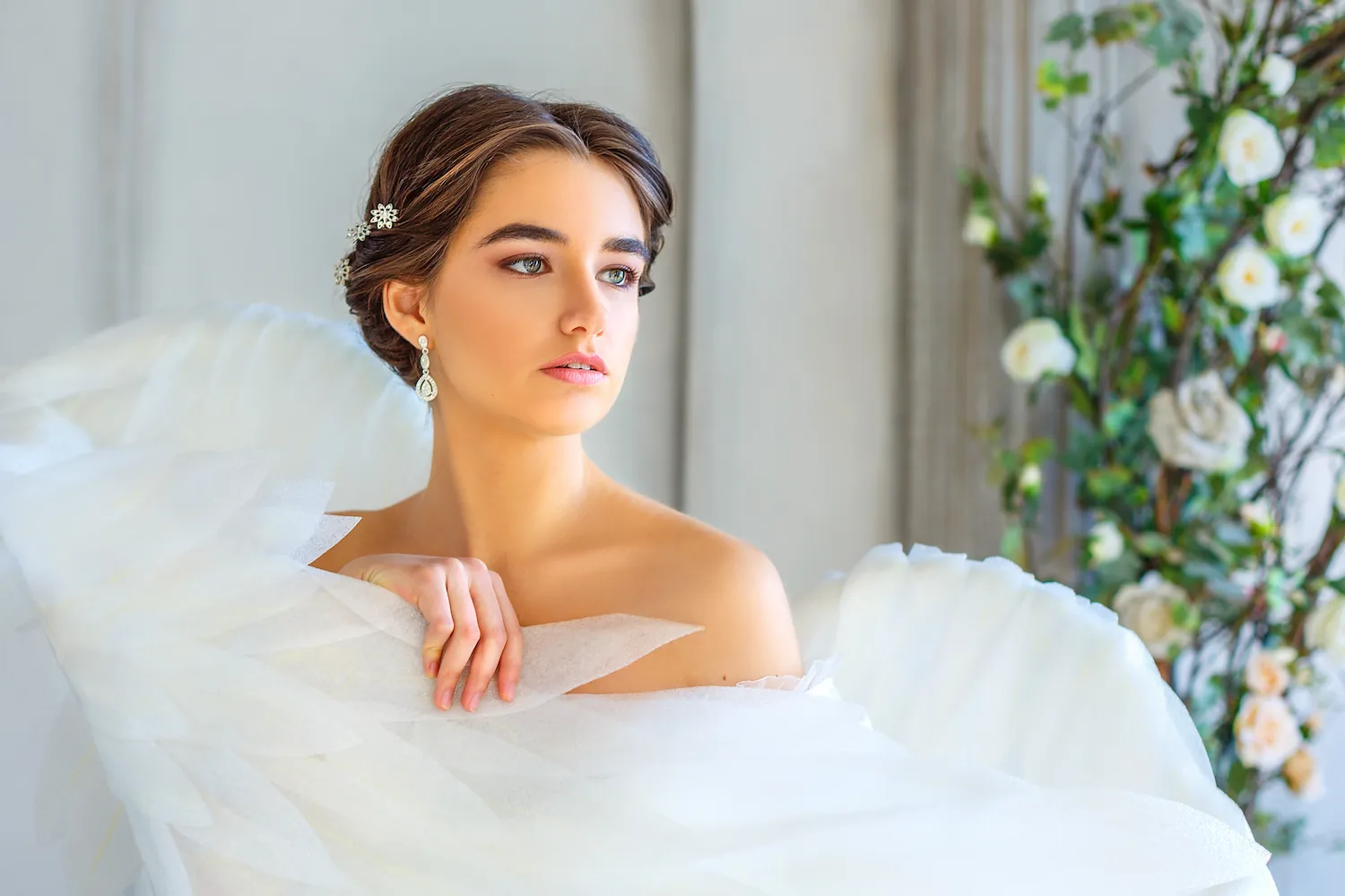 Femme albanaise symbolisant la tradition des burrnesha et le voeu de virginite