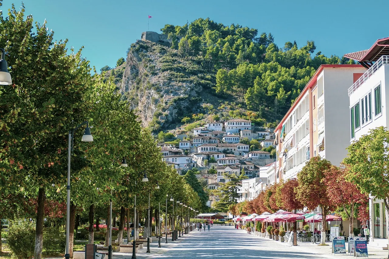 Vue panoramique de Berat en Albanie, la ville aux mille fenetres
